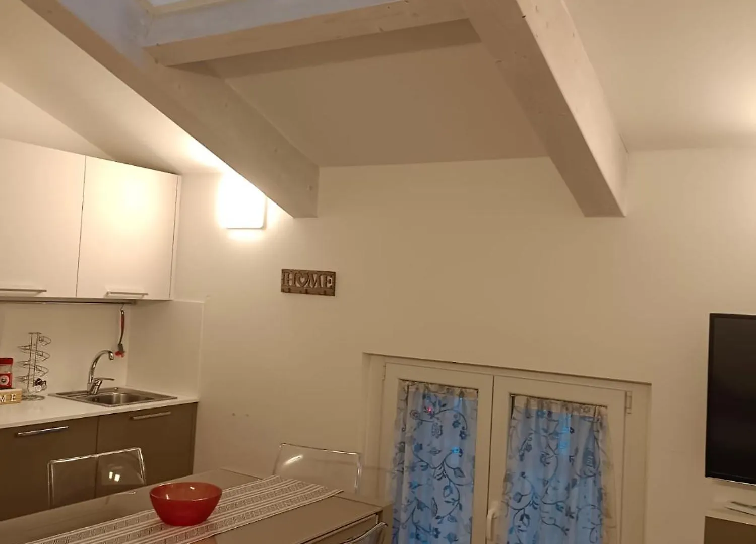 Appartamento Luminoso Bilocale Zona Tibaldi Bocconi Milano Italia