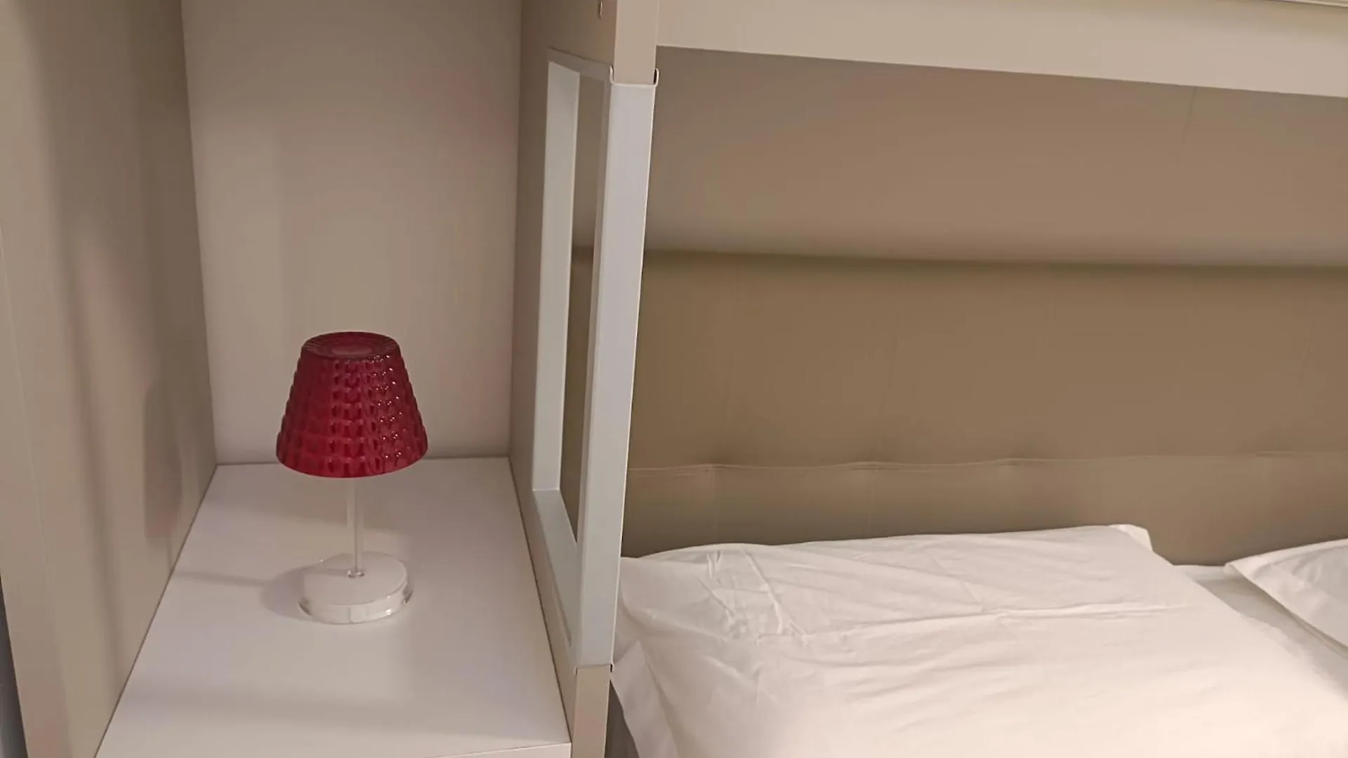 Luminoso Bilocale Zona Tibaldi Bocconi Lejlighed Milano
